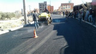 إنجاز و تعبيد الطرق بحمرية