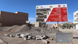 بالصور:تعبيد الطرق و إصلاح الأرصفة بأحياء علال التازي،حرشة جمبيير 2 و النجد الغربي (الشطر 2)