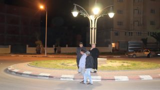 بالصور: شارع محمد الخامس في حلة جميلة بعد تجديد إنارته