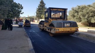 بالصور: انطلاق عملية تعبيد الطرق بالنجد ووصولا بالزحزوحي
