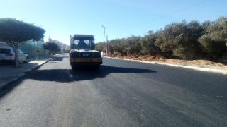 بالصور: تعبيد الطريق الرابطة بين شارع عبد الكريم الخطابي وحرشة جمبيير