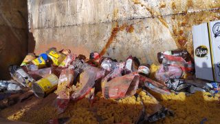 حجز و اتلاف مواد غذائية منتهية الصلاحية