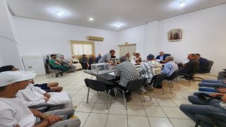 اجراء القرعة الخاصة بمحلات بائعي الخضر و الزيتون بالسوق البلدي المغطى الجديد