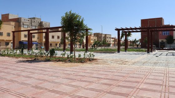 صور جديدة لساحة أبي حنيفة : وضع السقيفات الخشبية( pergola)