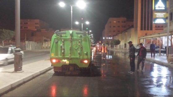 بالصور عملية تنظيف شارع محمد الخامس