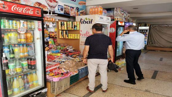 إنذار أرباب المقاهي و المحلات التجارية بضرورة أداء الواجبات الجبائية